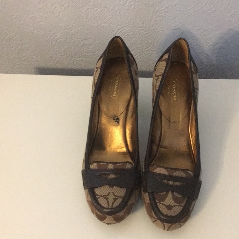 Coach Paulina signature brown heels 10B
